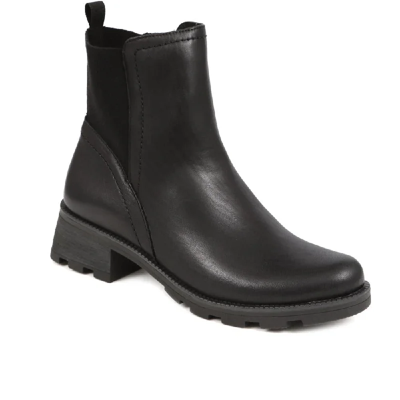 women's combat ankle bootsLeather Cleated Sole Chelsea Boots - CAPRI38500 / 325 544