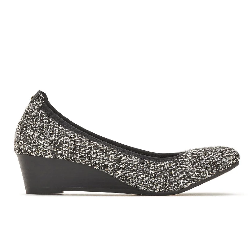 Women's platform fashion & dress shoes with a chunky heel for a bold fashion statement Judy Women's platform fashion & dress shoes with a chunky heel for a bold fashion statement Judy