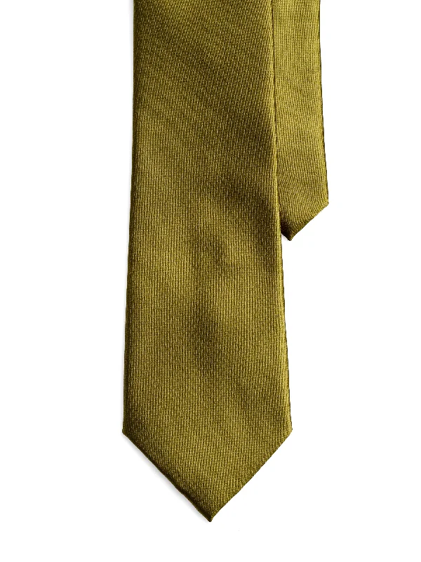 Women's lace - trimmed fashion & dress shoes with a kitten - heel for a delicate appearance Satin Tie - Olive Green Women's lace - trimmed fashion & dress shoes with a kitten - heel for a delicate appearance Satin Tie - Olive Green