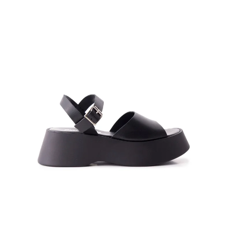 Shock - Absorbing Women's Sandals with a Soft Insole in Black for Active LifestylesAran Black Leather