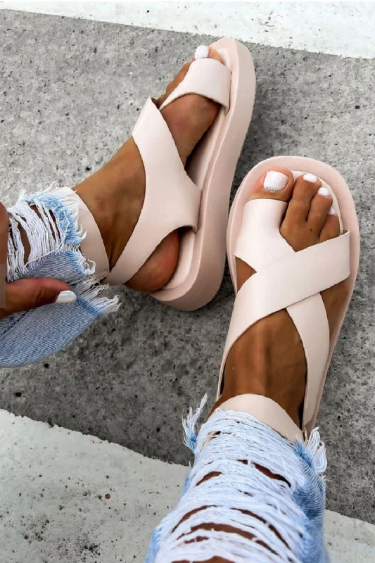 Women's Strappy Gladiator Sandals with Buckle Closures in Tan for a Boho LookBEIGE CROSS STRAP CHUNKY PLATFORM SANDAL