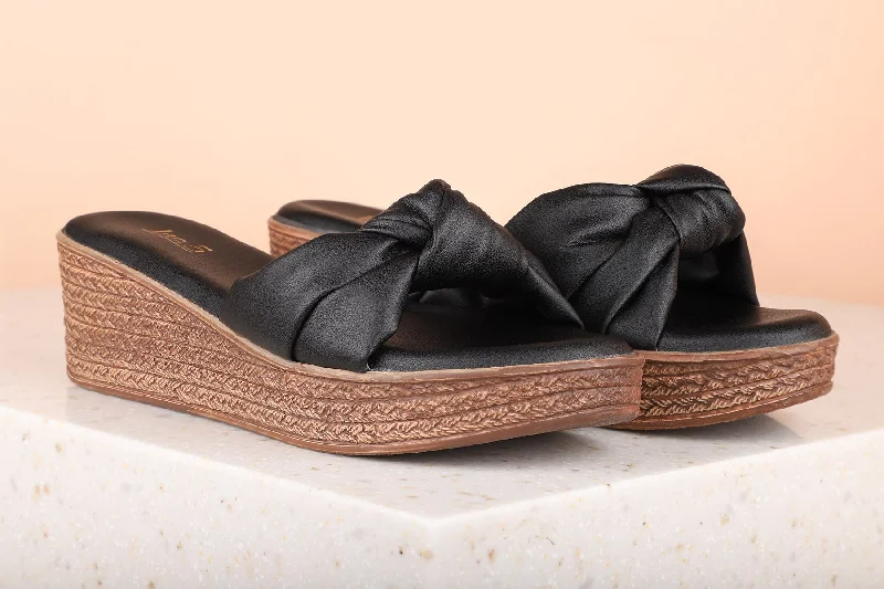 Waterproof Women's Rubber Beach Sandals with Arch Support in Blue for Water ActivitiesWomen Black Solid Wedge Sandals