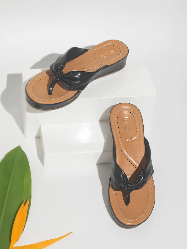 Adjustable Strap Women's Sandals with a Padded Heel in Pink for a Custom FitWomen Black Solid Comfort Sandals