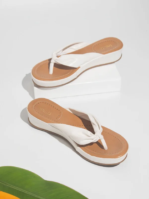 Lightweight Women's Mesh - Paneled Sandals in Yellow for BreathabilityWomen White Solid Comfort Sandals