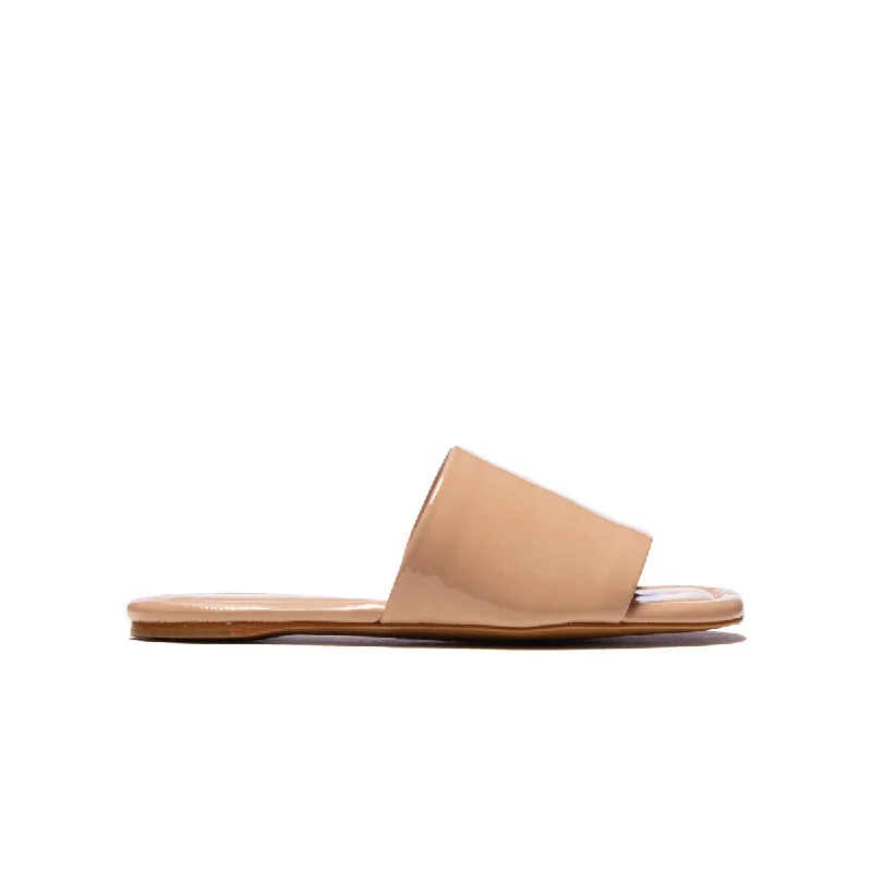 Women's Sandals with a Wedge Heel and a Tassel Detail in Orange for a Trendy LookLupe Nude Naplack