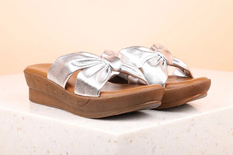 Women's Sandals with a Floral - Printed Upper in Pink for a Feminine Spring LookWomen Silver Solid Wedge Sandals