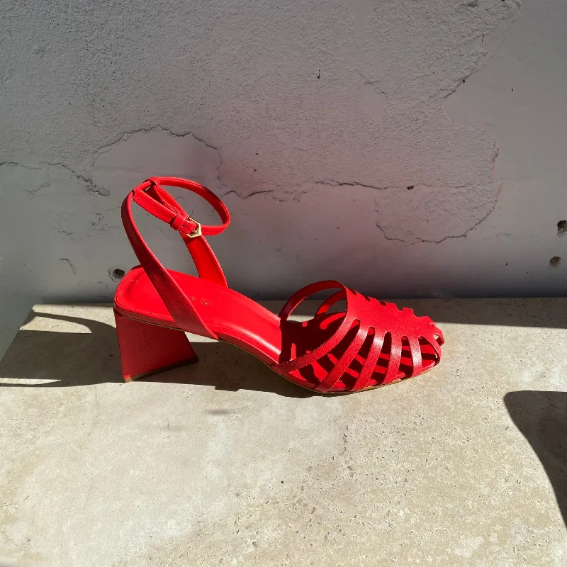 Child - Friendly Women's Sandals with a Secure Buckle in Purple for Moms on the GoSempre Di Luminosa Red