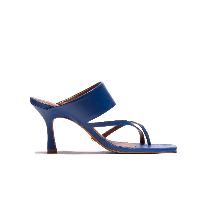 Anti - Slip Women's Sandals with a Grooved Sole in Green for Outdoor AdventuresTeatro Blue Leather
