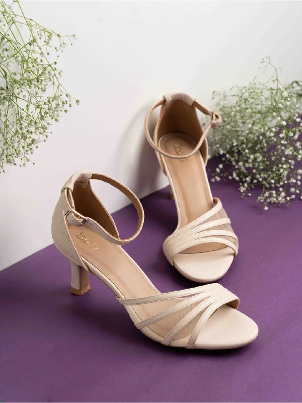 Women's Sandals with a Floral - Printed Upper in Pink for a Feminine Spring LookWomens Cream Party Wear Transparent Round Toe Heel Sandals
