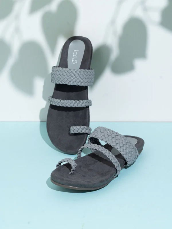 Shock - Absorbing Women's Sandals with a Soft Insole in Black for Active LifestylesWomens Grey Casual Solid Round Toe Sandals