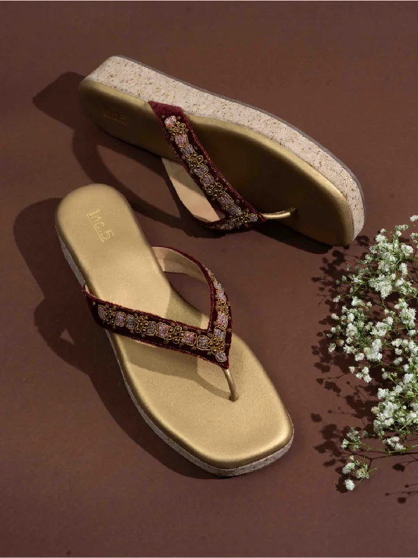 Women's Rhinestone - Embellished Open - Toe Sandals in Silver for a Glamorous Party LookWomens Maroon Ethnic Embellished Round Toe Casual Sandals