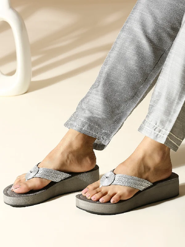 Women's Sandals with a Floral - Printed Upper in Pink for a Feminine Spring LookWomens Silver Casual Solid Round Toe Casual Sandals