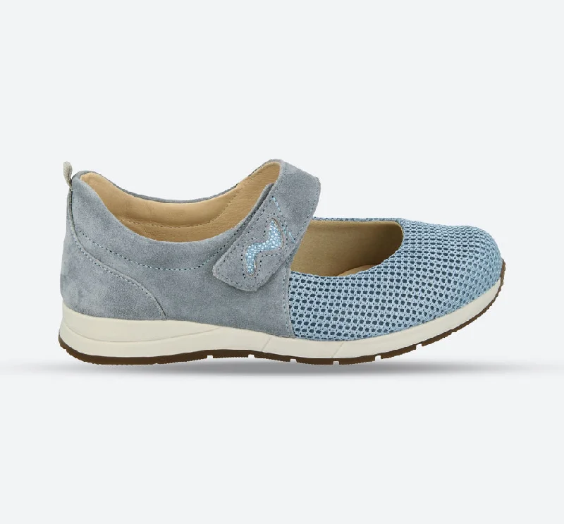 Unisex canvas shoes with a braided laceWomens Wide Fit DB Hawaii Canvas Shoes