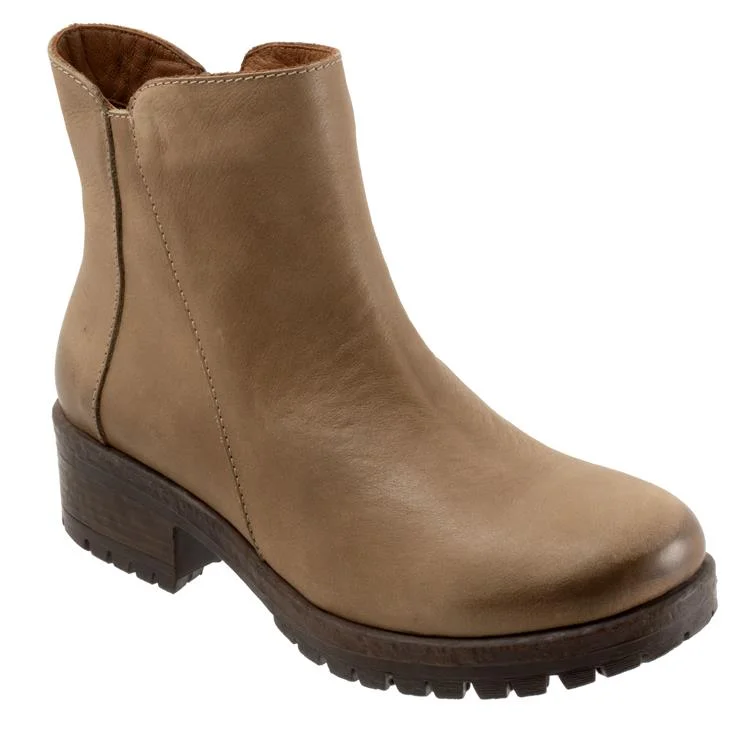 women's lace-up ankle bootsBueno FAE Ankle Boot in Moss